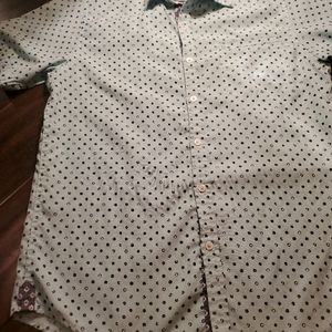 Broken Threads Small button down Tshirt